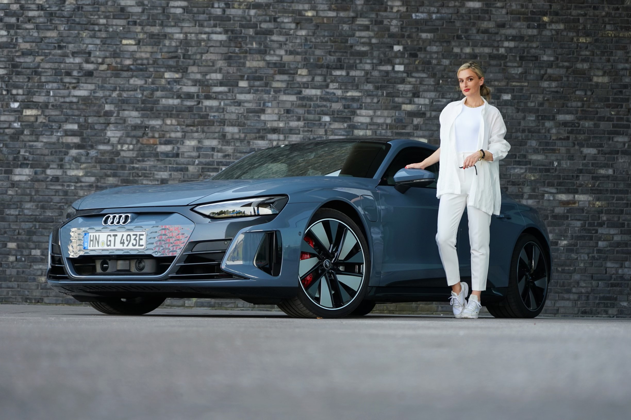 Read more about the article Audi e-tron GT quattro